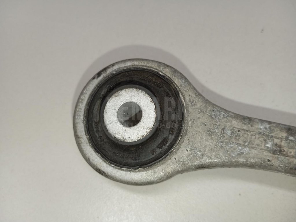 Рычаг передний верхний правый передний