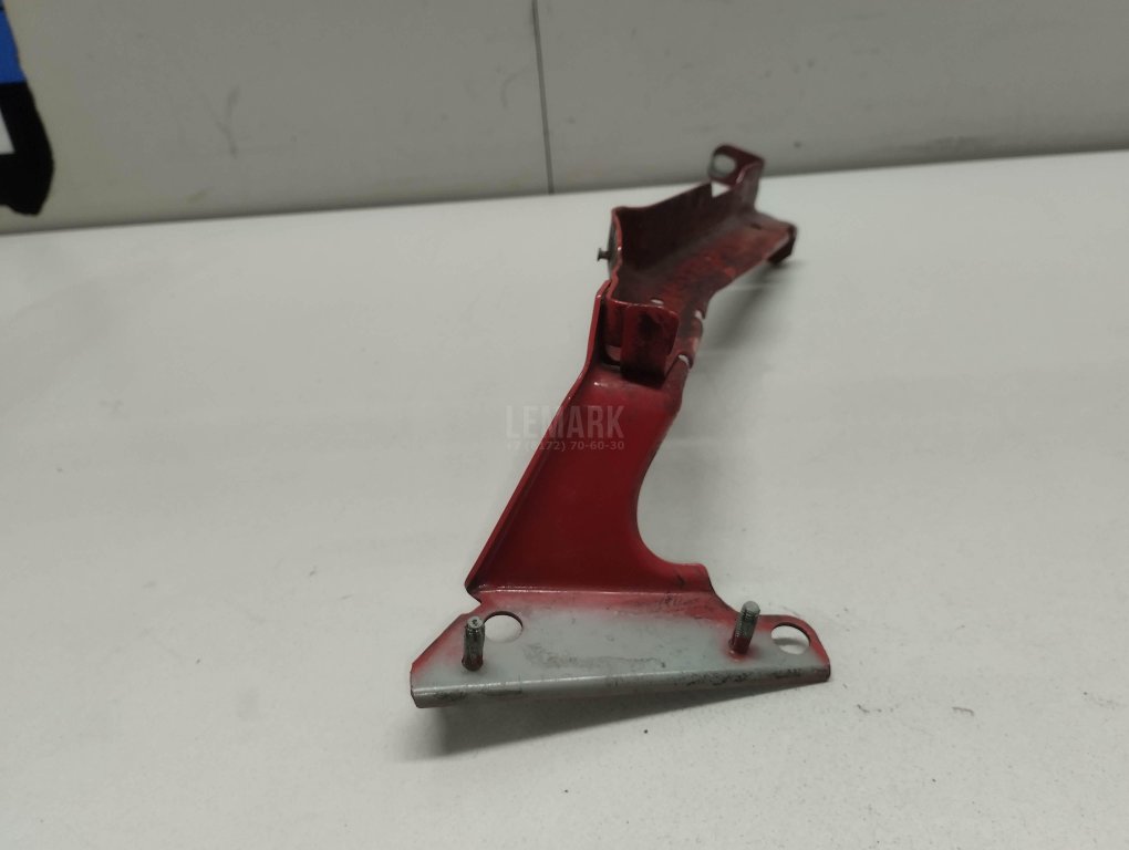 Кронштейн крепления крыла