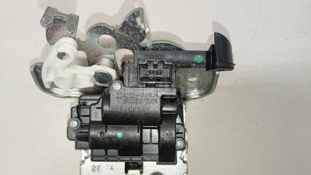 Замок багажника