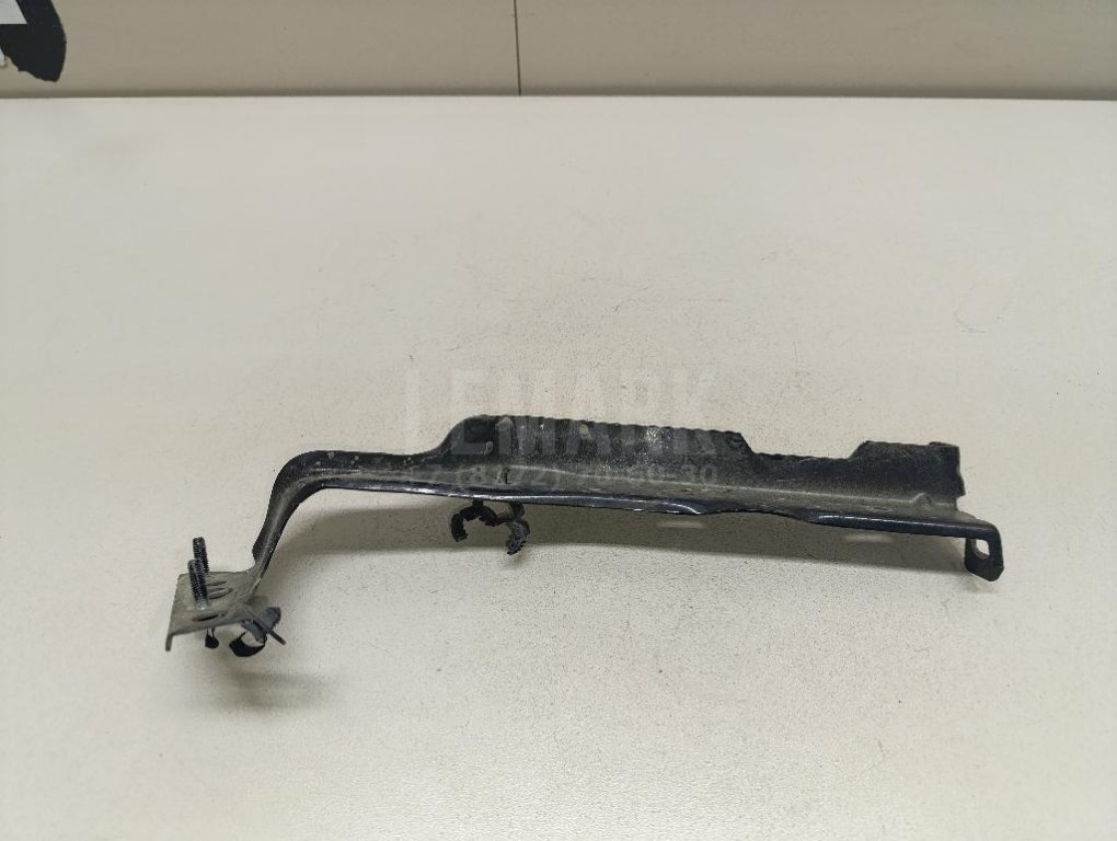 Кронштейн крепления крыла