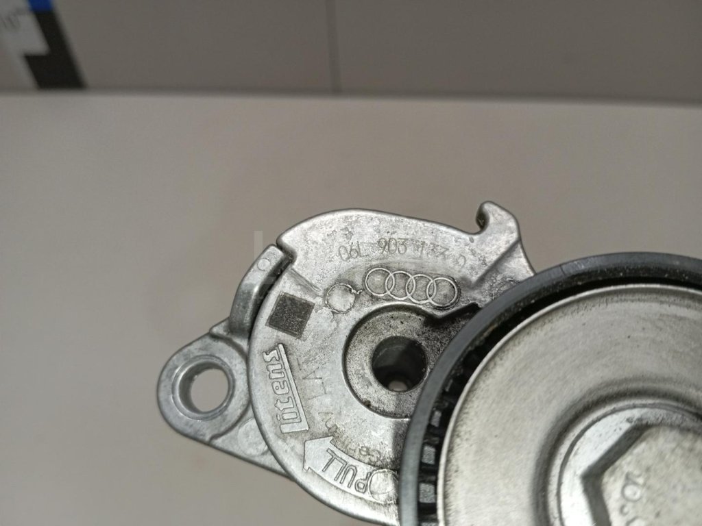 Натяжитель ремня