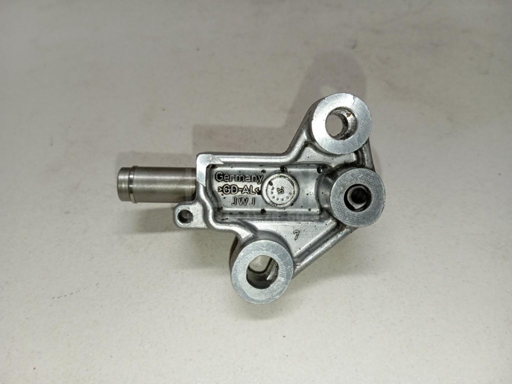 Натяжитель цепи