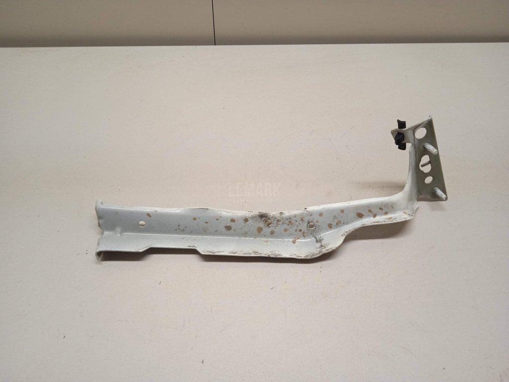 Кронштейн крепления крыла