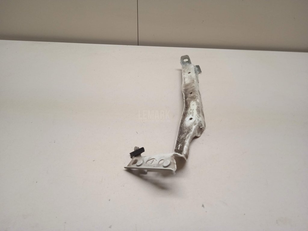 Кронштейн крепления крыла