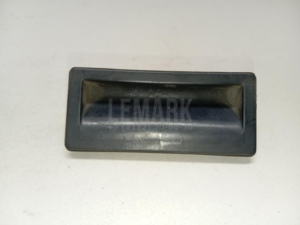 Кнопка открывания багажника