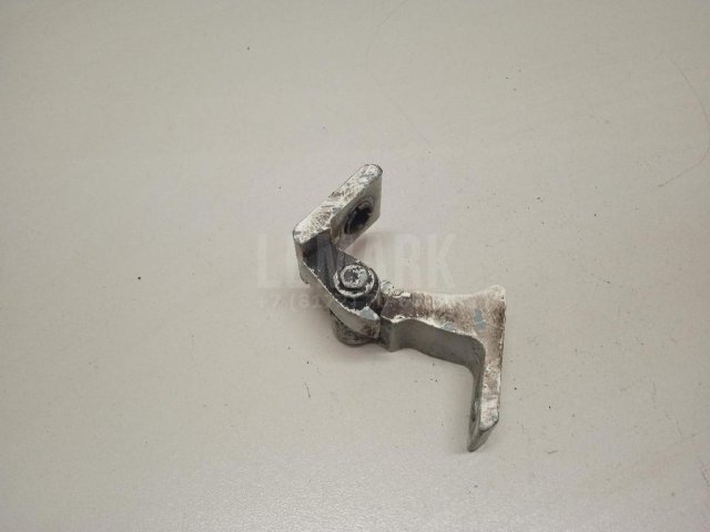 Петля двери