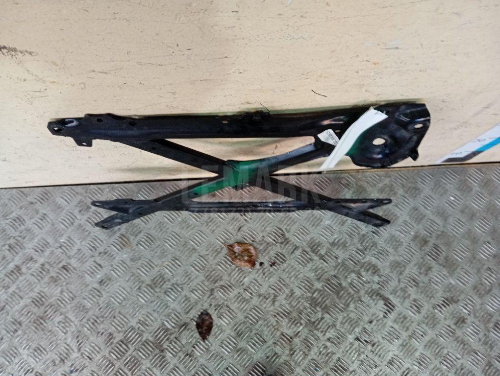 Балка подмоторная