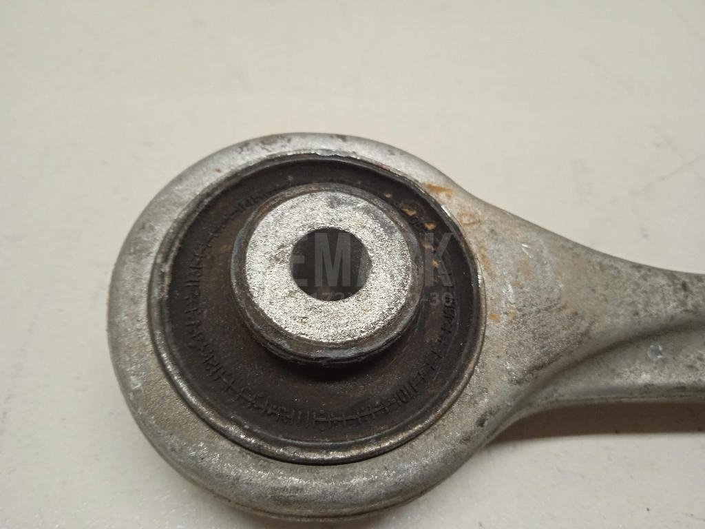 Рычаг передний верхний правый передний