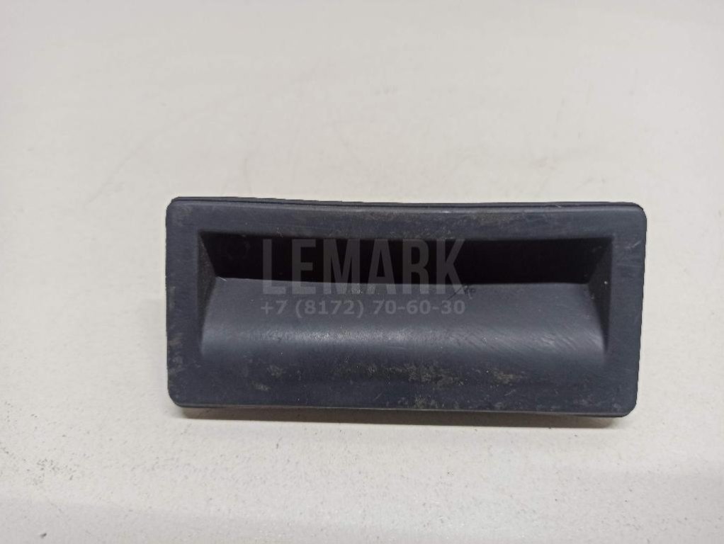 Кнопка открывания багажника