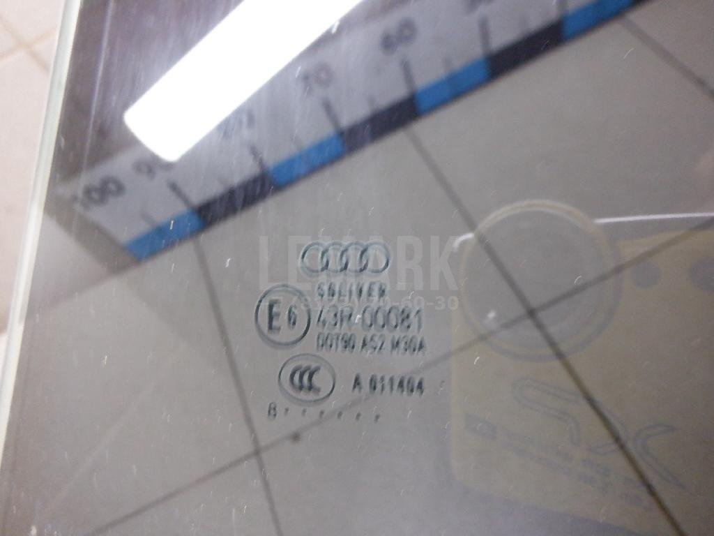 Стекло двери задней левой