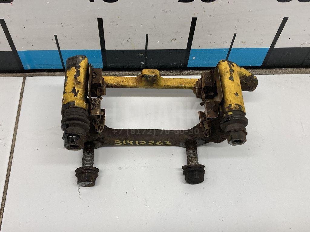 Скоба суппорта заднего левого