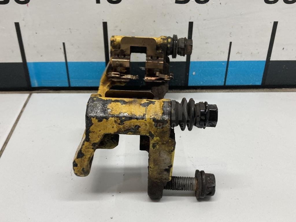 Скоба суппорта заднего левого