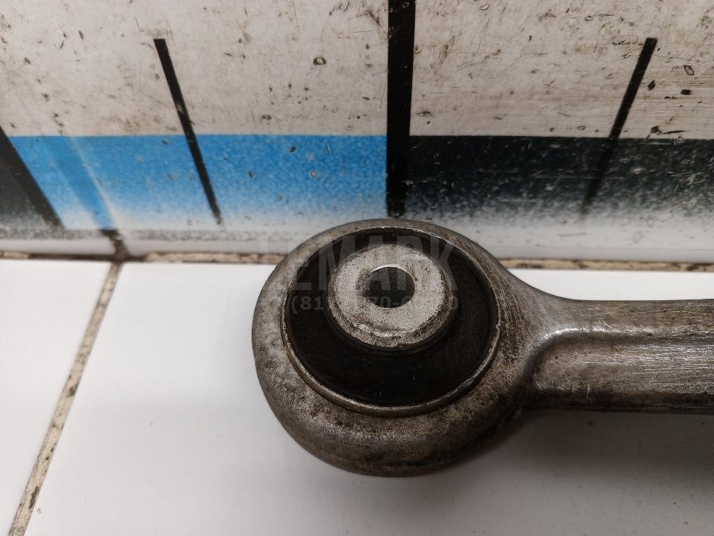 Рычаг передний верхний правый задний