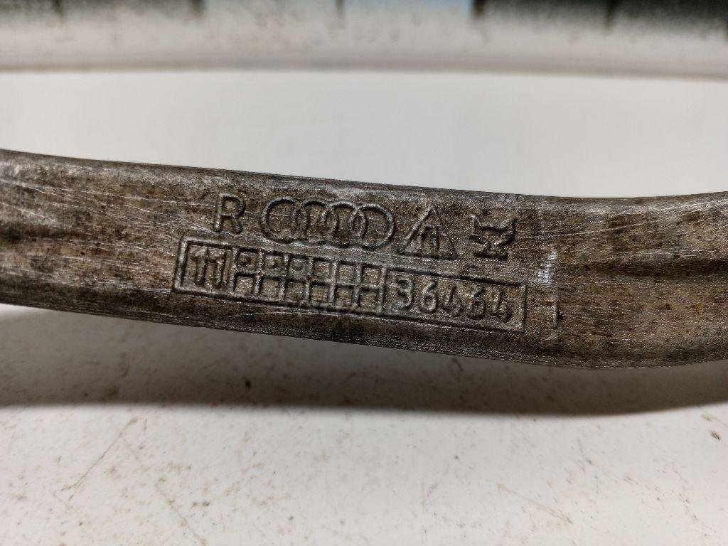 Рычаг передний верхний правый задний