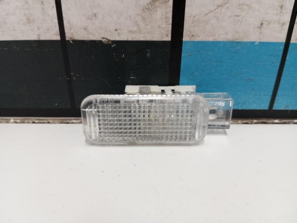 Плафон салонный