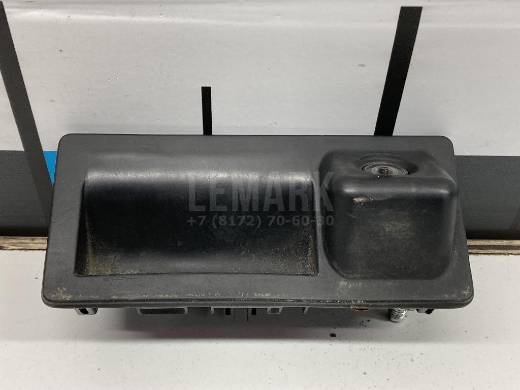 Кнопка открывания багажника