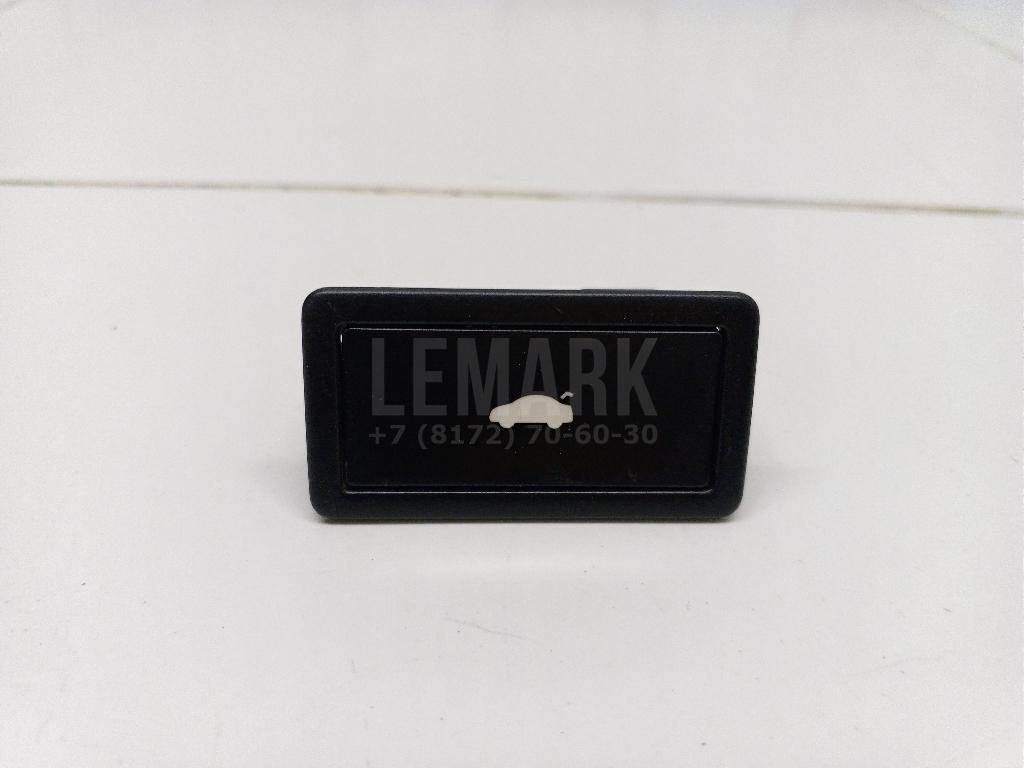 Кнопка открывания багажника