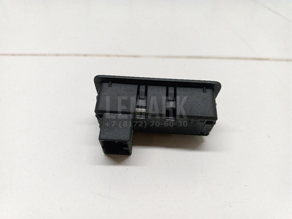 Кнопка открывания багажника