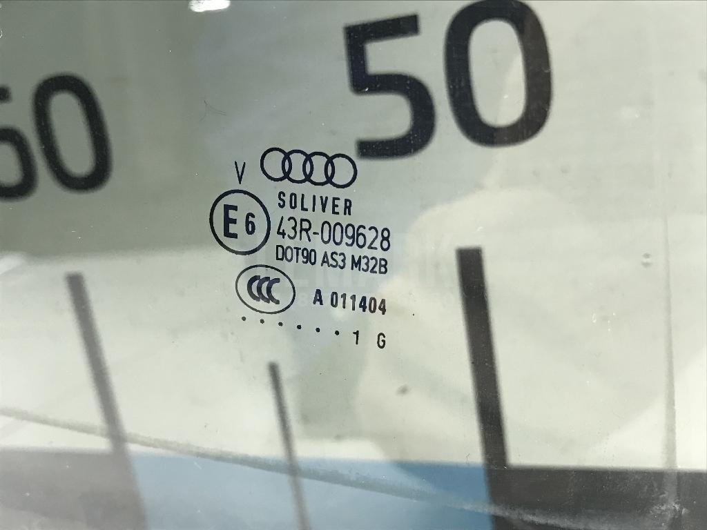 Стекло двери задней правой