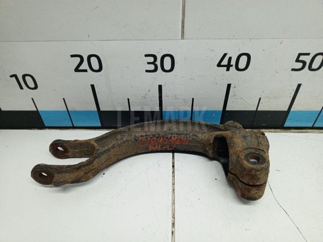 Кронштейн амортизатора