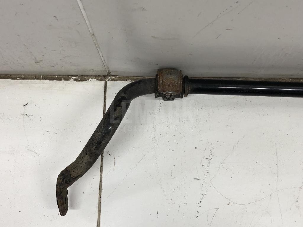 Стабилизатор передний