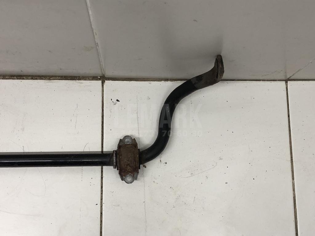 Стабилизатор передний