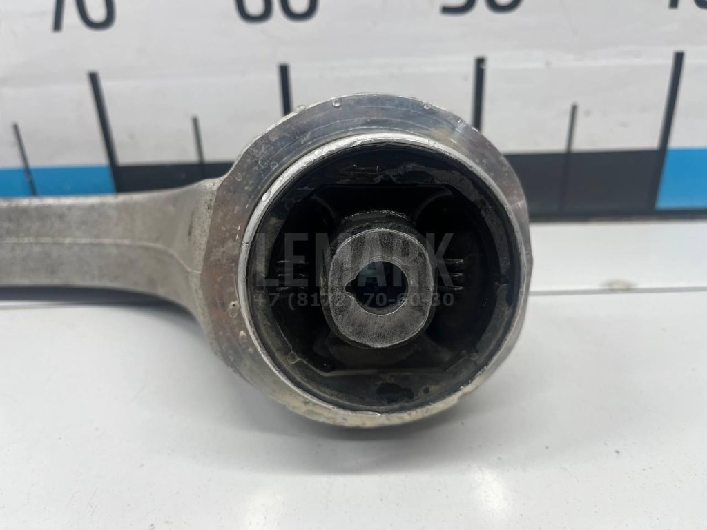 Рычаг передний нижний левый задний