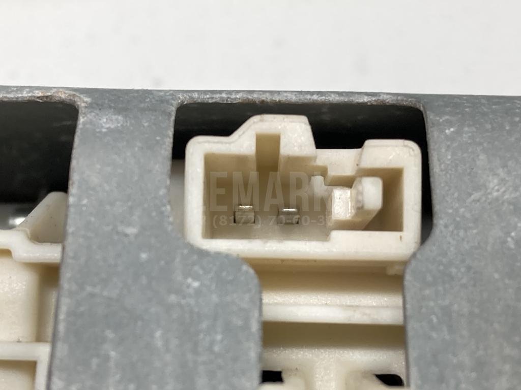 Кнопка открывания багажника