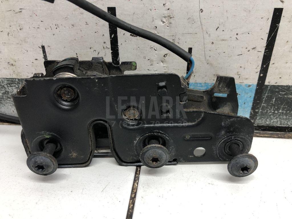 Замок капота