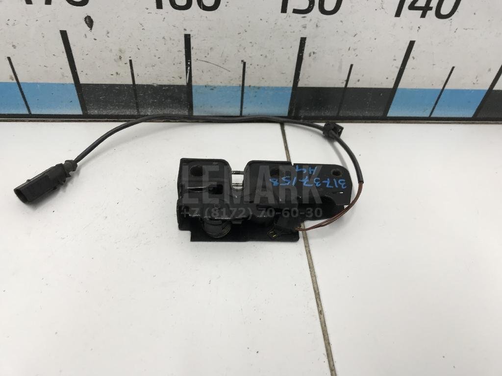 Замок капота