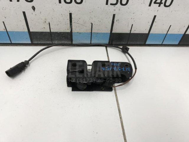 Замок капота