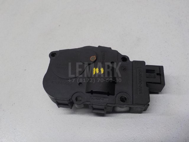 Моторчик заслонки отопителя