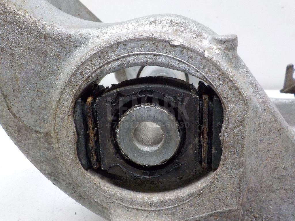 Кулак поворотный задний левый