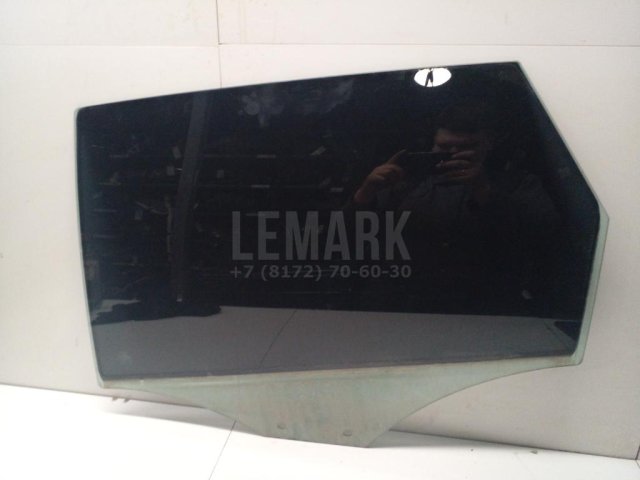 Стекло двери задней левой