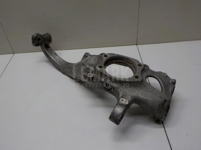 Кулак поворотный передний левый