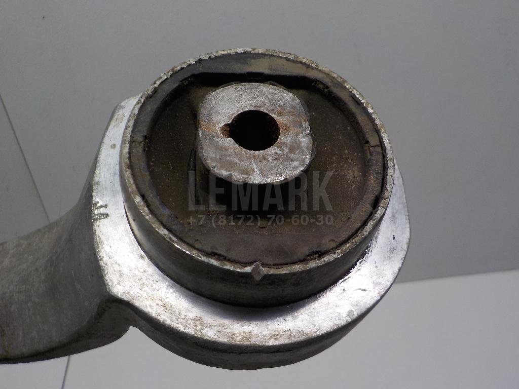 Рычаг передний нижний левый задний