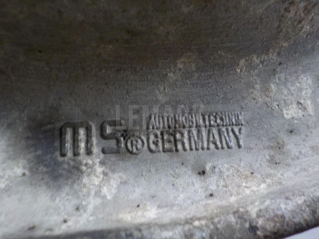 Рычаг передний нижний левый задний