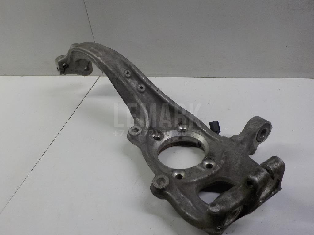 Кулак поворотный передний левый