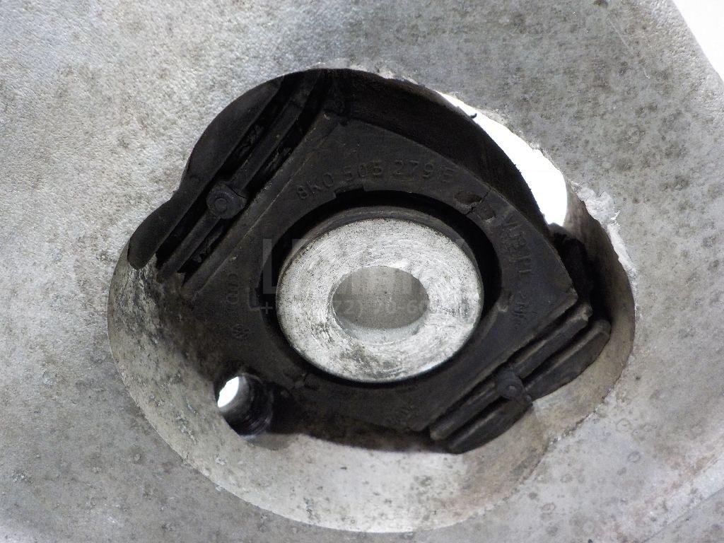 Кулак поворотный задний левый