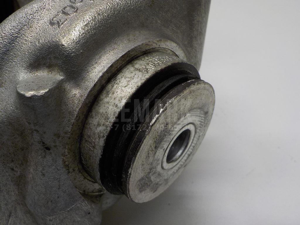 Кулак поворотный задний левый