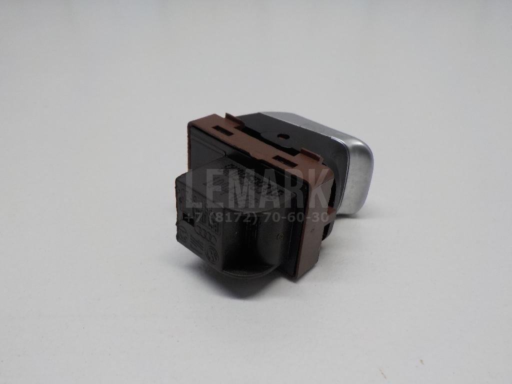 Кнопка открывания багажника