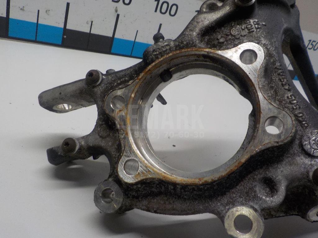 Кулак поворотный задний левый