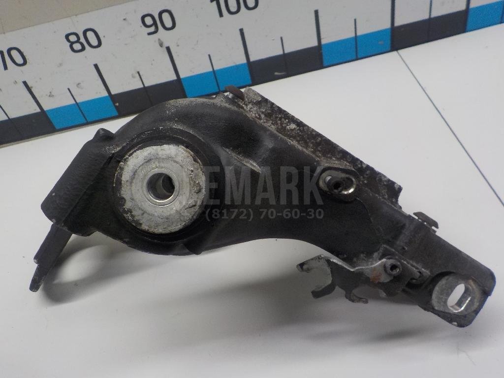 Кулак поворотный задний левый