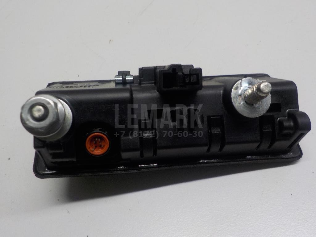 Кнопка открывания багажника