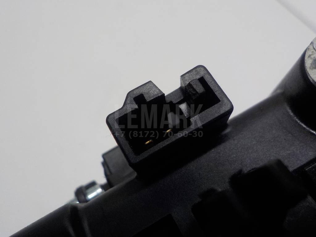 Кнопка открывания багажника