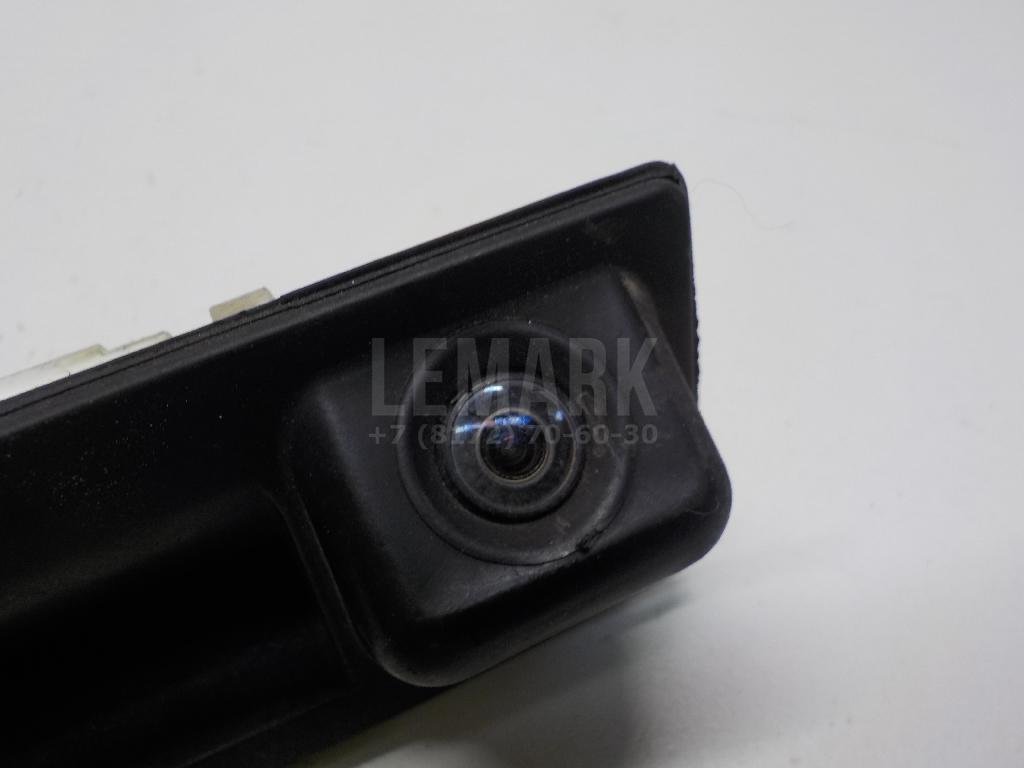 Кнопка открывания багажника