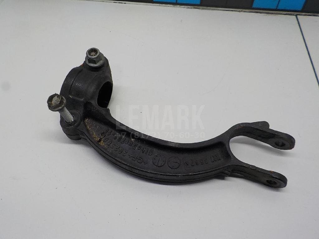 Кронштейн амортизатора