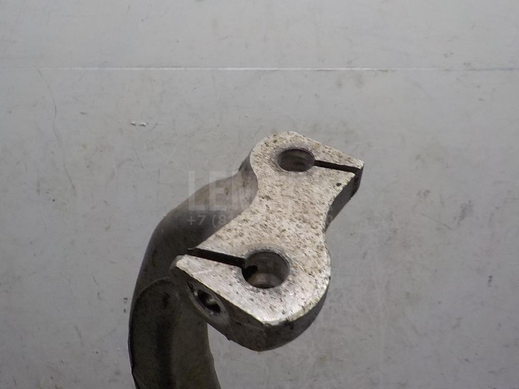 Кулак поворотный передний левый