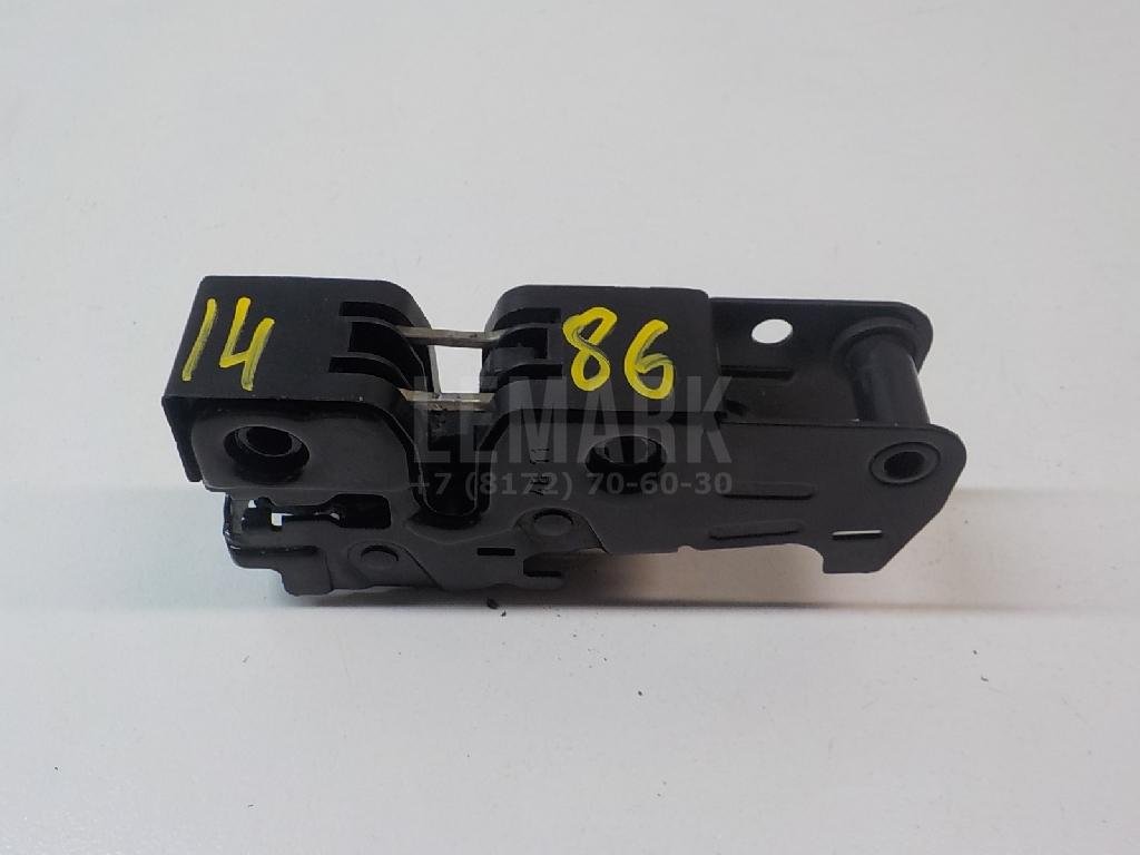 Замок капота