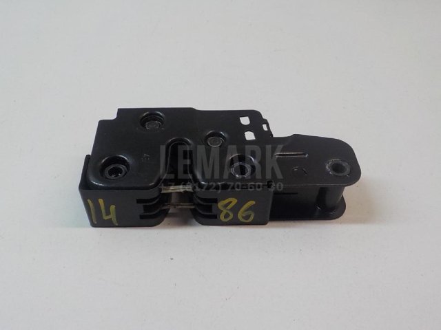 Замок капота